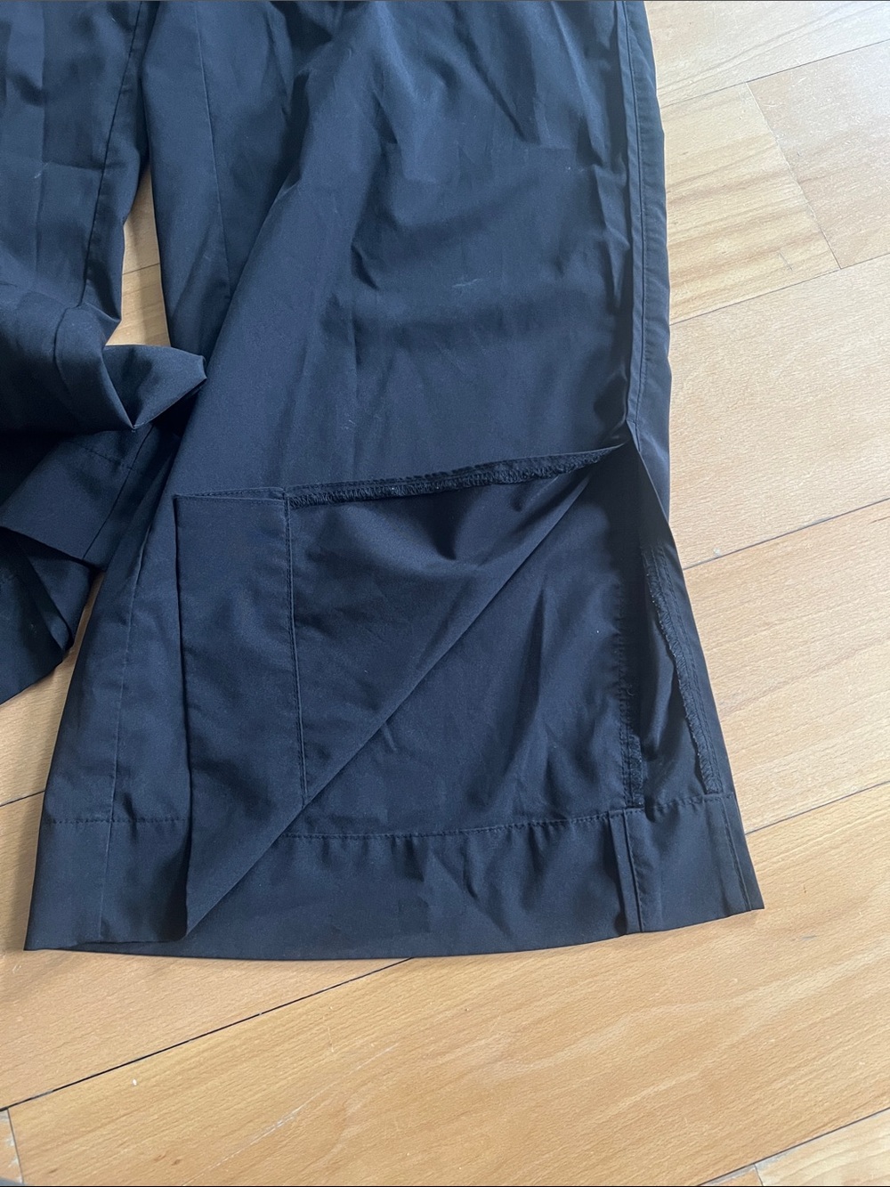 Old Navy Stretch Tech Pull on wide leg Pants - Picture 3 of 4